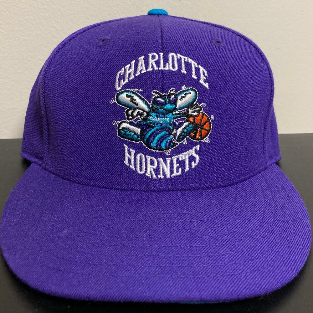 $45 NEW Charlotte Hornets fitted hat Mitchell & Ness, sz 7 1/8 throwback logo